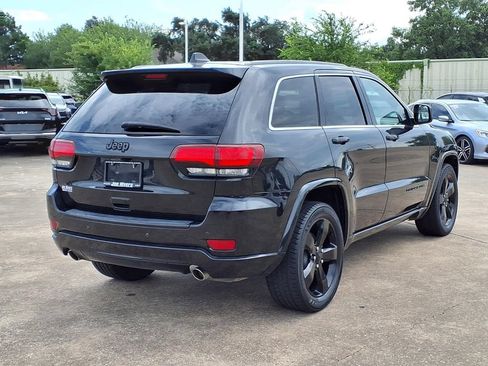 Used 2015 Jeep Grand Cherokee Altitude RWD image 4
