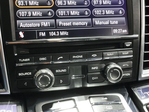 Used 2011 Porsche Panamera image 16