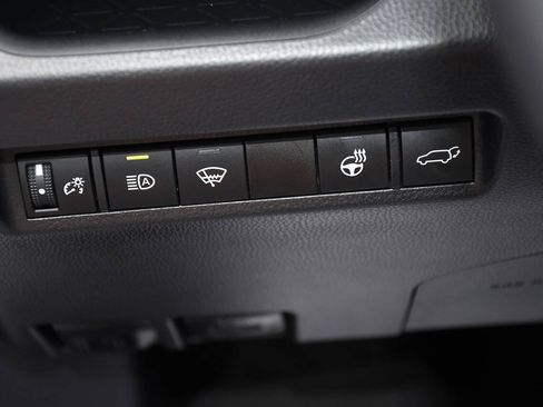 Used 2021 Toyota RAV4 XLE w/ Convenience Package AWD/4WD image 29