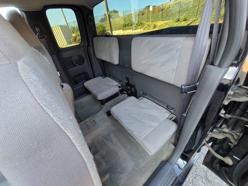 Used 2004 Chevrolet Colorado 2WD Extended Cab w/ Comfort Convenience Package image 25