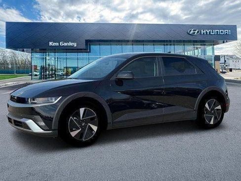 New 2025 Hyundai Ioniq 5 SE RWD image 2