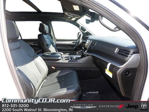 New 2026 Jeep Grand Wagoneer 4WD image 19