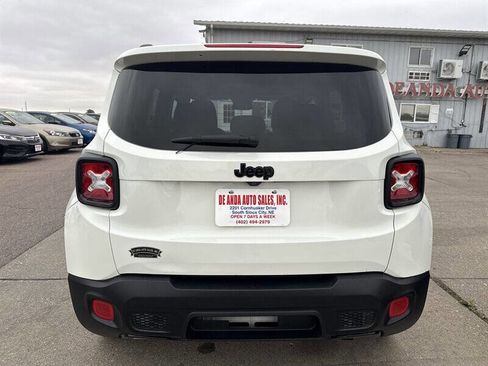 Used 2017 Jeep Renegade Altitude FWD image 6