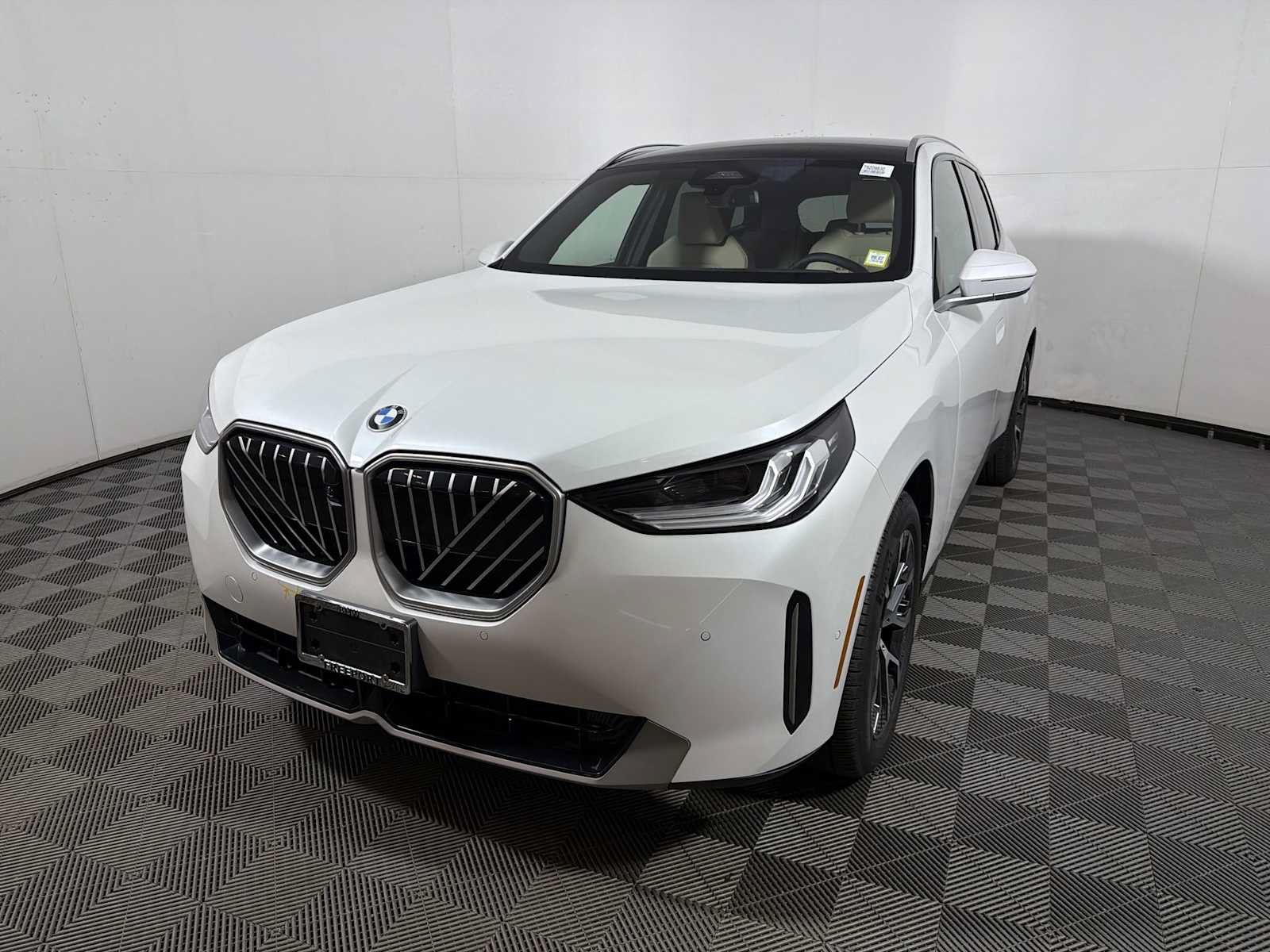 Used 2026 BMW X3 xDrive30i w/ Premium Package AWD/4WD image 3