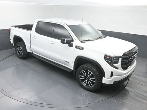 Used 2025 GMC Sierra 1500 AT4 w/ AT4 Premium Package AWD/4WD image 39