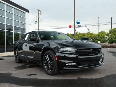 Used 2019 Dodge Charger SXT w/ Blacktop Package AWD/4WD image 3