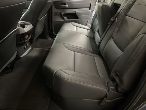 Used 2024 Toyota Tundra Limited image 32