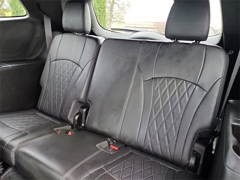 Used 2023 Buick Enclave Avenir w/ Avenir Technology Package image 16