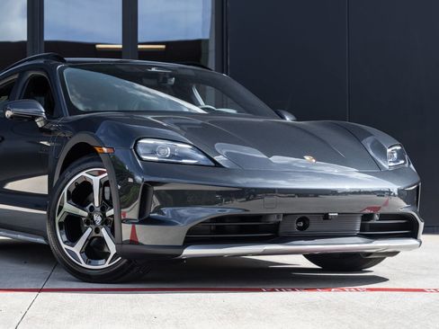 New 2026 Porsche Taycan 4S AWD/4WD image 9
