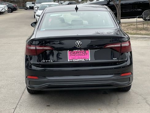 Used 2024 Volkswagen Jetta SE image 4