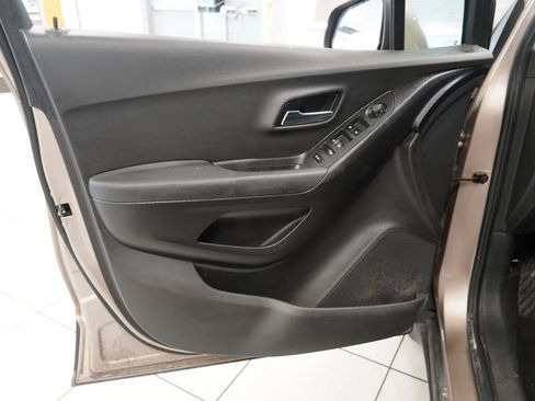 Used 2018 Chevrolet Trax LS w/ LPO, Protection Package FWD image 16