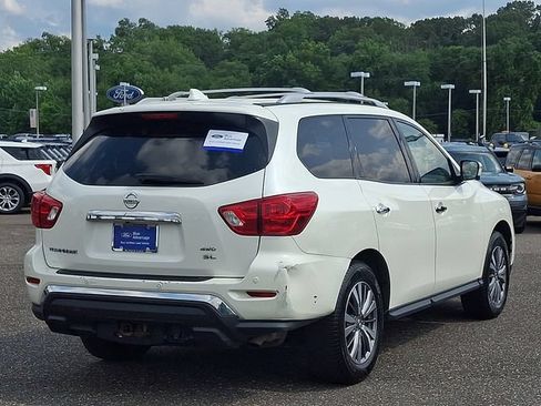 Used 2019 Nissan Pathfinder SL AWD/4WD image 6