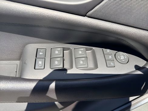 Used 2018 Cadillac Escalade Premium Luxury AWD/4WD image 32