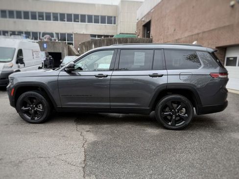 Used 2023 Jeep Grand Cherokee L Laredo AWD/4WD image 14