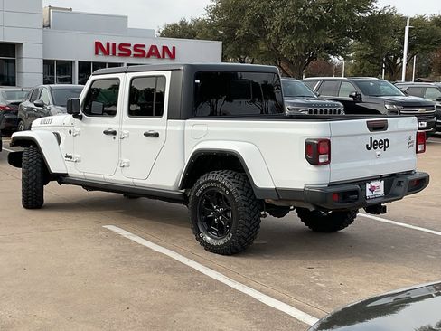 Used 2022 Jeep Gladiator Sport image 7