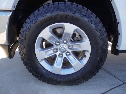 Used 2020 RAM 1500 Laramie w/ Off Road Group image 13