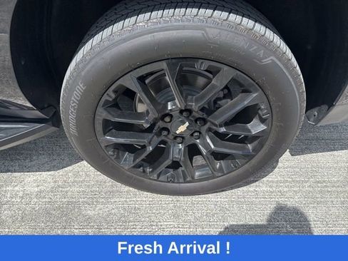 Used 2023 Chevrolet Suburban RST w/ Luxury Package image 19
