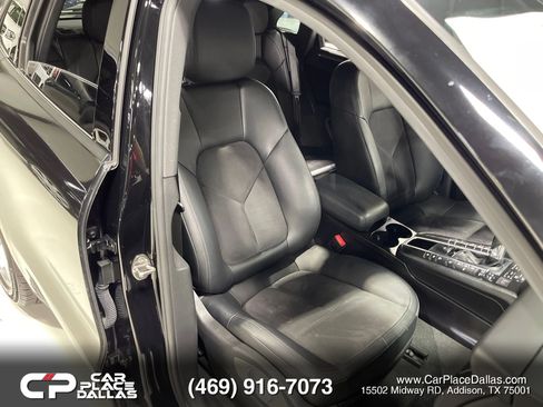Used 2017 Porsche Macan AWD/4WD image 25