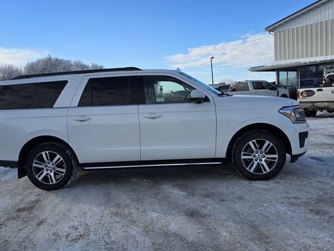 Used 2023 Ford Expedition Max XLT image 5