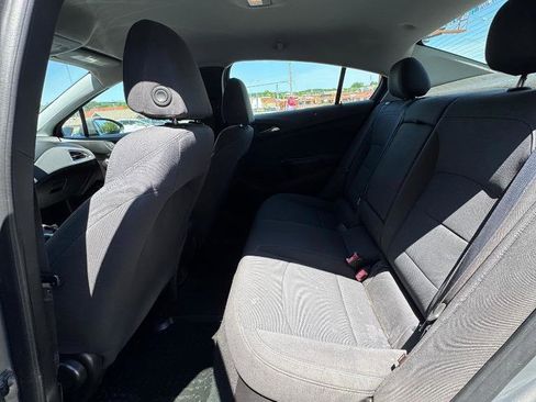 Used 2019 Chevrolet Cruze LT FWD image 21