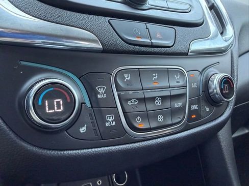 Used 2023 Chevrolet Equinox LT image 26