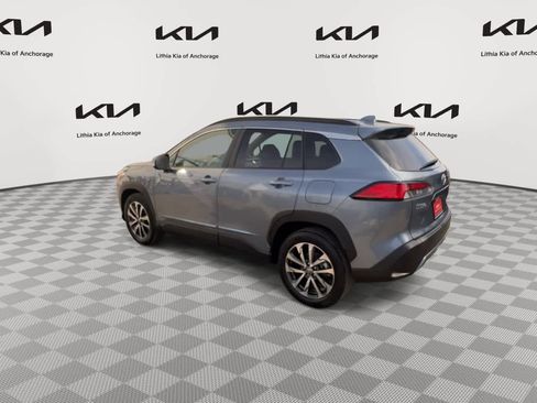 Used 2023 Toyota Corolla Cross XLE AWD/4WD image 6