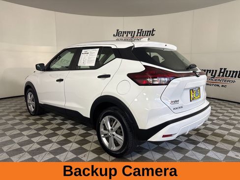 Used 2023 Nissan Kicks S image 7