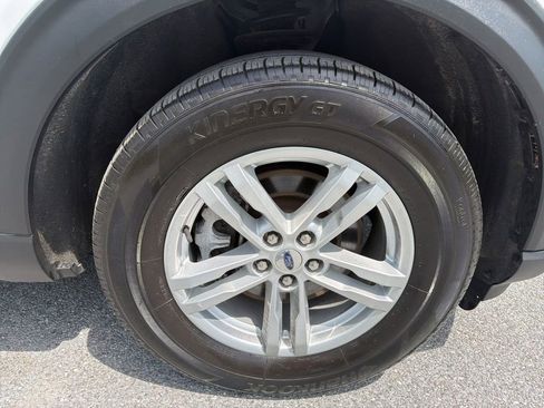 Used 2022 Ford Explorer XLT AWD/4WD image 13