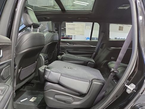 New 2026 Jeep Grand Cherokee L Limited image 40