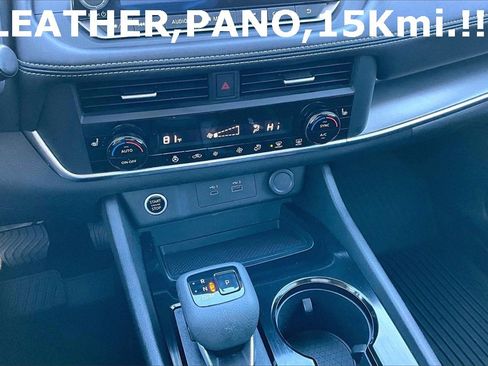 Used 2023 Nissan Rogue SV w/ SV Premium B Package image 32