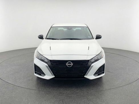 Used 2025 Nissan Altima 2.5 SV image 2