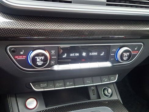 Used 2019 Audi SQ5 Premium Plus w/ Premium Plus Package AWD/4WD image 16
