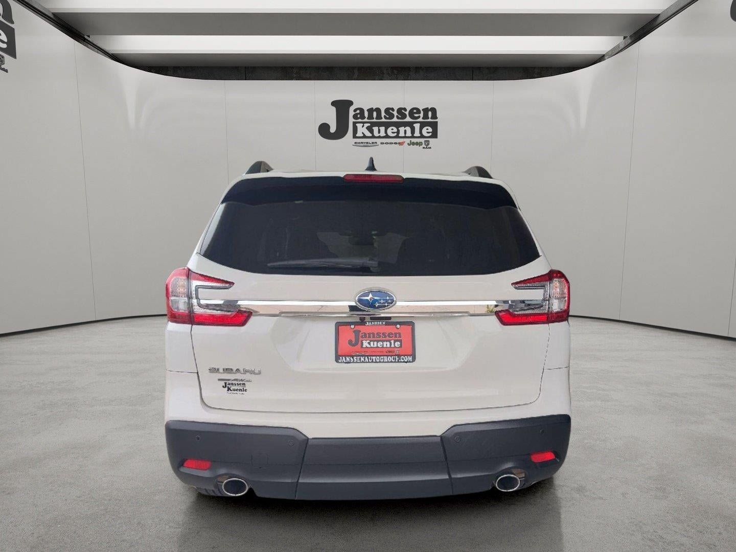 Used 2025 Subaru Ascent Premium AWD/4WD image 2