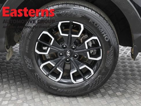 Used 2024 Hyundai Santa Cruz SE image 32