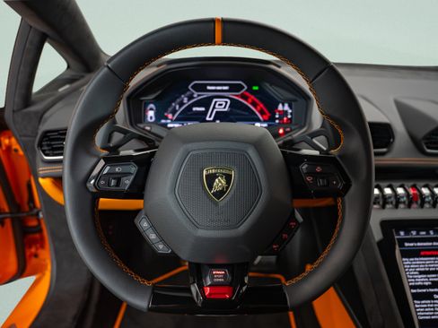Used 2023 Lamborghini Huracan Tecnica RWD image 11