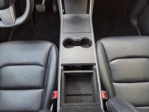 Used 2020 Tesla Model Y Long Range image 27