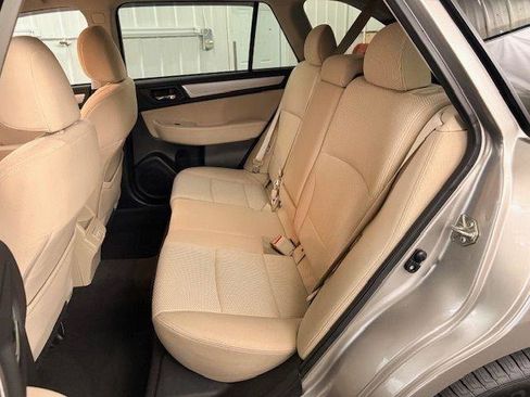Used 2018 Subaru Outback 2.5i Premium AWD/4WD image 9