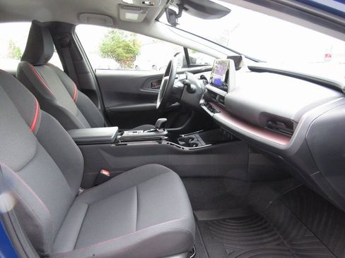 Used 2026 Toyota Prius SE image 18