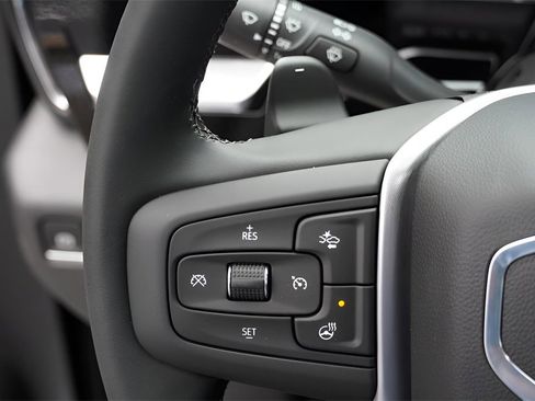 New 2026 GMC Sierra 1500 SLT image 17