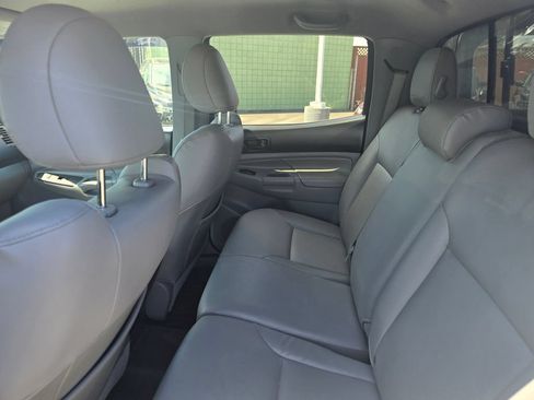 Used 2013 Toyota Tacoma 4x4 Double Cab w/ Limited Pkg image 10