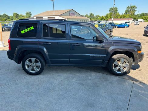 Used 2015 Jeep Patriot Latitude AWD/4WD image 4