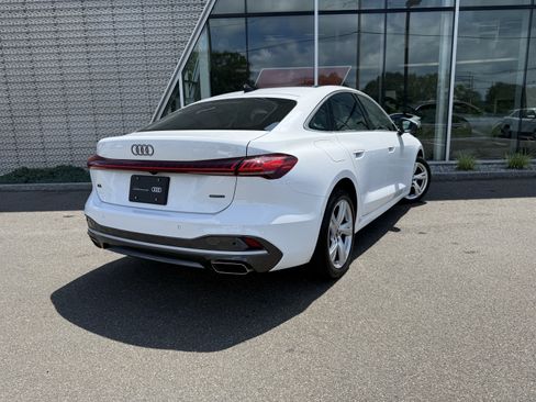 Used 2025 Audi A5 2.0T Premium w/ Convenience Package AWD/4WD image 3
