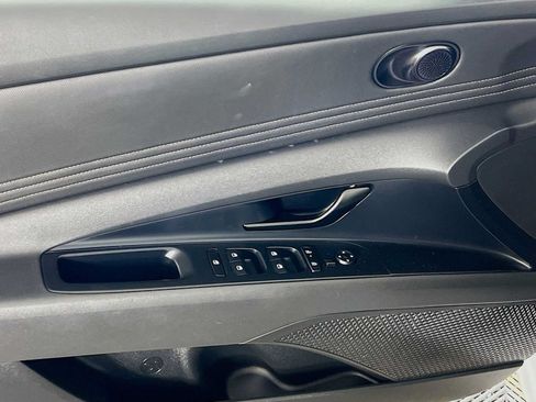 Certified 2025 Hyundai Elantra Sport FWD image 17