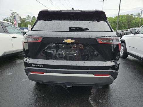 Used 2025 Chevrolet Equinox LT w/ Convenience Package II FWD image 8