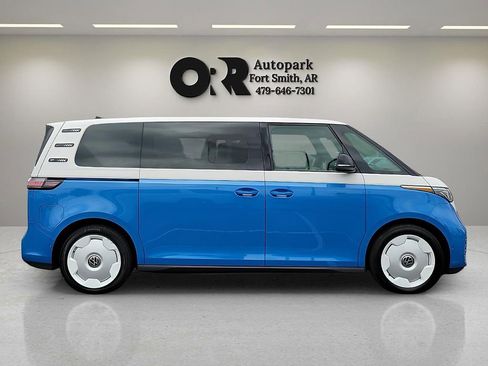 Used 2025 Volkswagen ID. Buzz 1st Edition AWD/4WD image 6