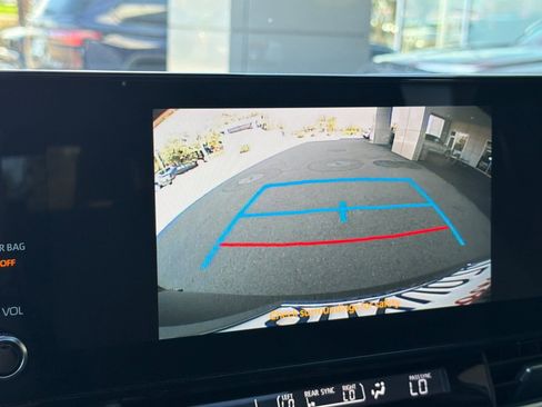 Used 2025 Toyota Sienna XSE w/ XSE Plus Package image 27