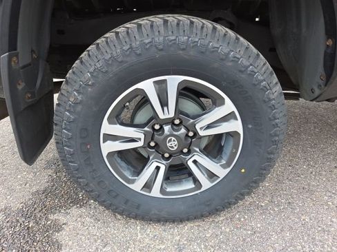 Used 2018 Toyota Tacoma TRD Sport image 68