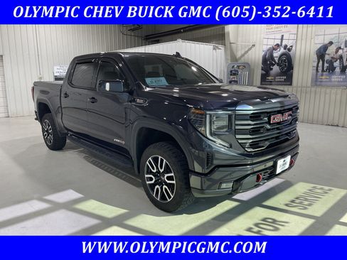 Used 2024 GMC Sierra 1500 AT4 w/ Technology Package AWD/4WD image 1