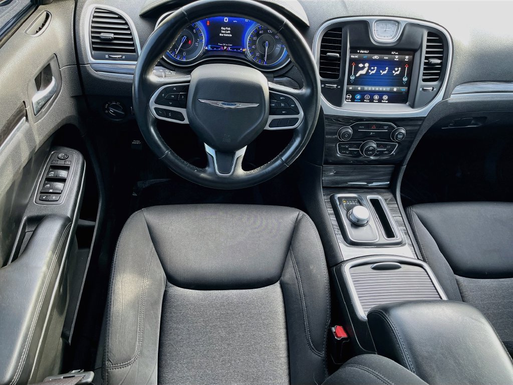 Used 2022 Chrysler 300 Touring w/ Sport Appearance Package AWD/4WD image 20