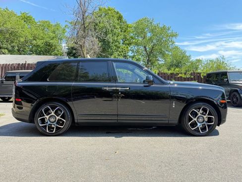 Used 2022 Rolls-Royce Cullinan Black Badge w/ Dark Exterior Package AWD/4WD image 5
